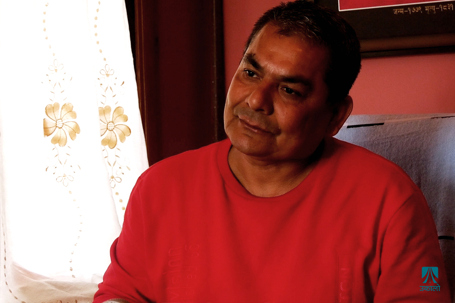 लगानी डुब्न थालेपछि बैंकविरुद्ध दुर्गा प्रसाईंंको 'अराजक' अभियान