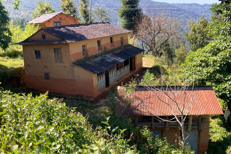 विकास थपिँदैछ, तर बस्ती रित्तिँदै