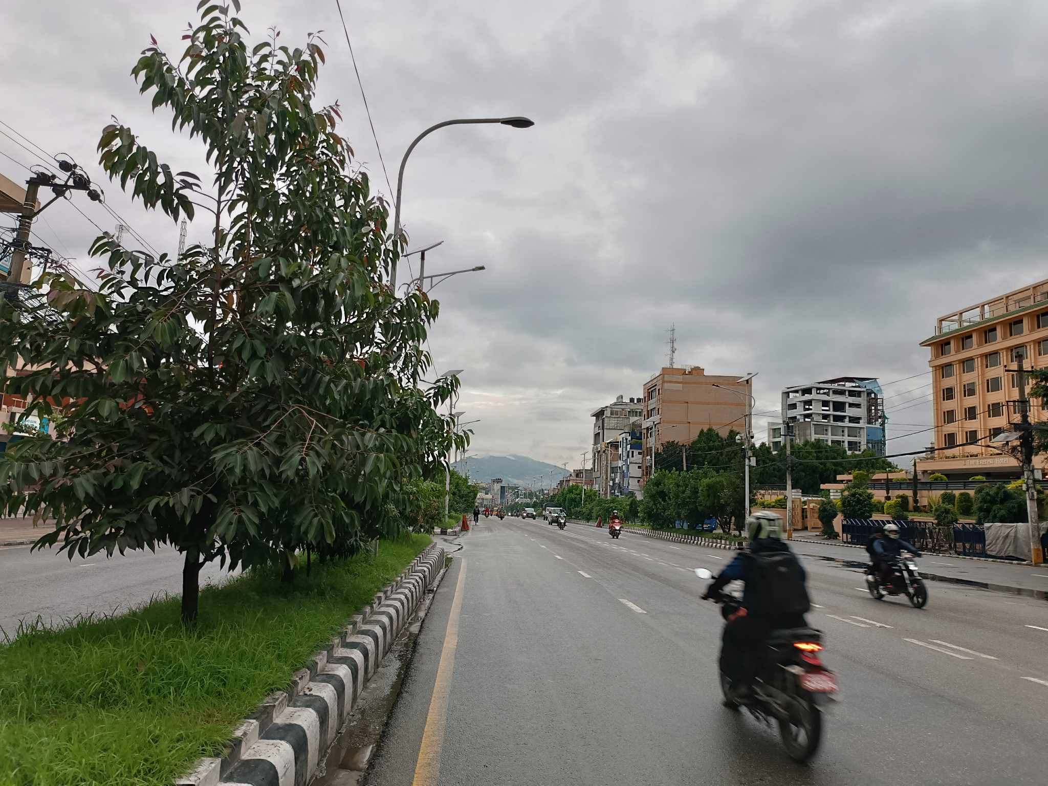 सोमबार अधिकांश स्थानमा पानी पर्ने, बागमती, लुम्बिनी र कर्णालीमा भारी वर्षाको सम्भावना