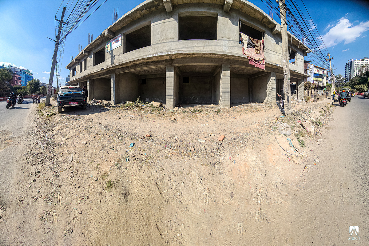 नक्सापासबिनाको ज्येष्ठ नागरिक भवनः बन्दाबन्दै काठमाडौँ महानगरले रोक्यो, वडाध्यक्ष ‘बनाइछाड्ने’ योजनामा