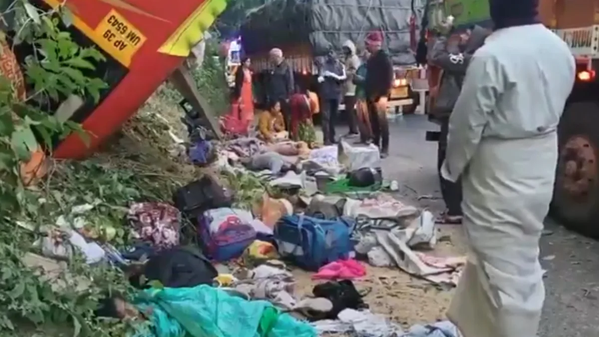 भारतको आन्ध्र प्रदेशमा बस दुर्घटना हुँदा ९ जनाको मृत्यु, २९ घाइते