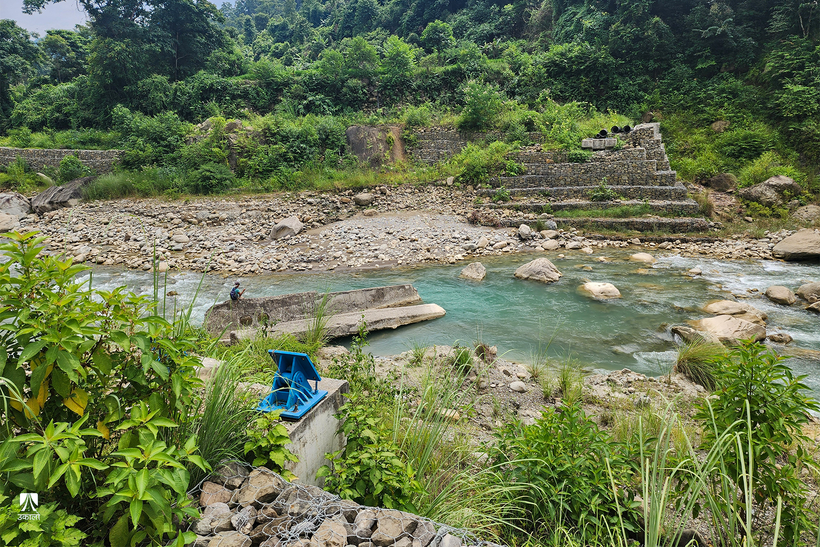 निर्माण सम्पन्न भएपछि भाँचिएको १ नम्बर ट्रस्ट ब्रिज। तस्वीर: दिपा/उकालो
