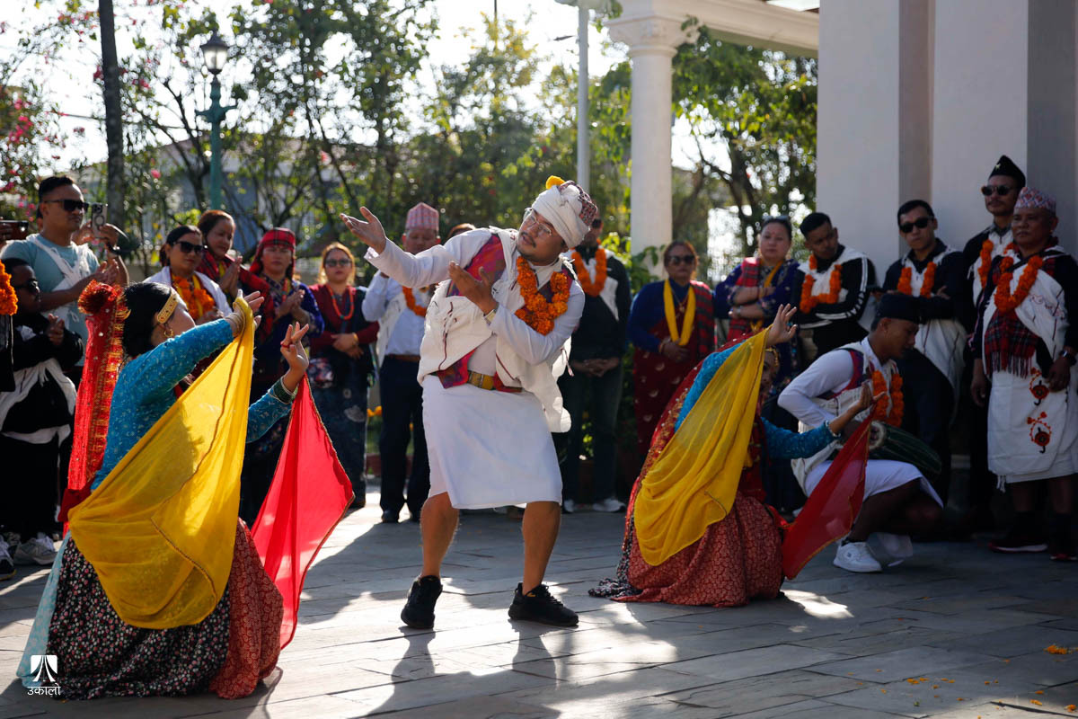 मगर समुदायको देउसी भैलो (तस्वीरहरू)