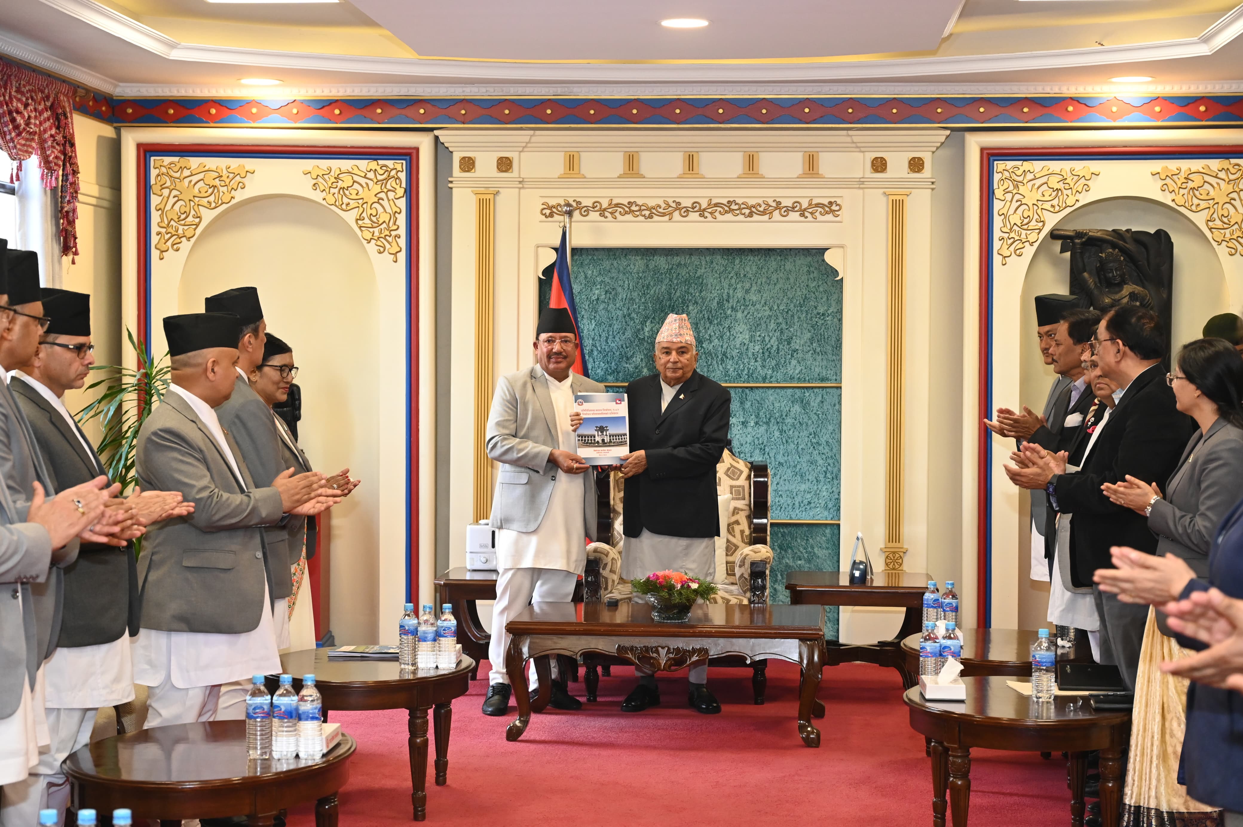 प्रतिनिधिसभा निर्वाचन प्रतिवेदन राष्ट्रपतिसमक्ष पेस