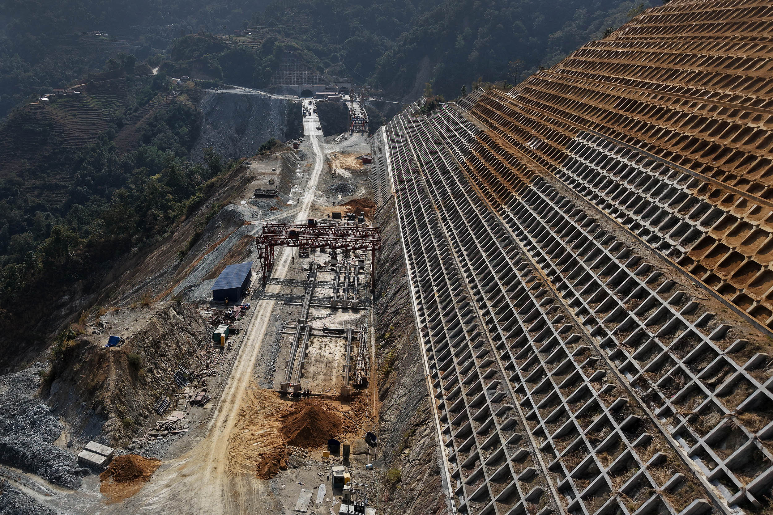 यस्तो बन्दैछ द्रुतमार्ग [तस्वीरहरू]