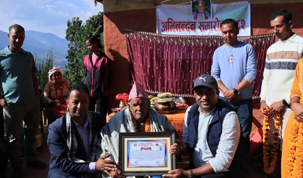 १००औँ जन्मदिनमा लालबहादुरलाई गाउँपालिकाको सम्मान