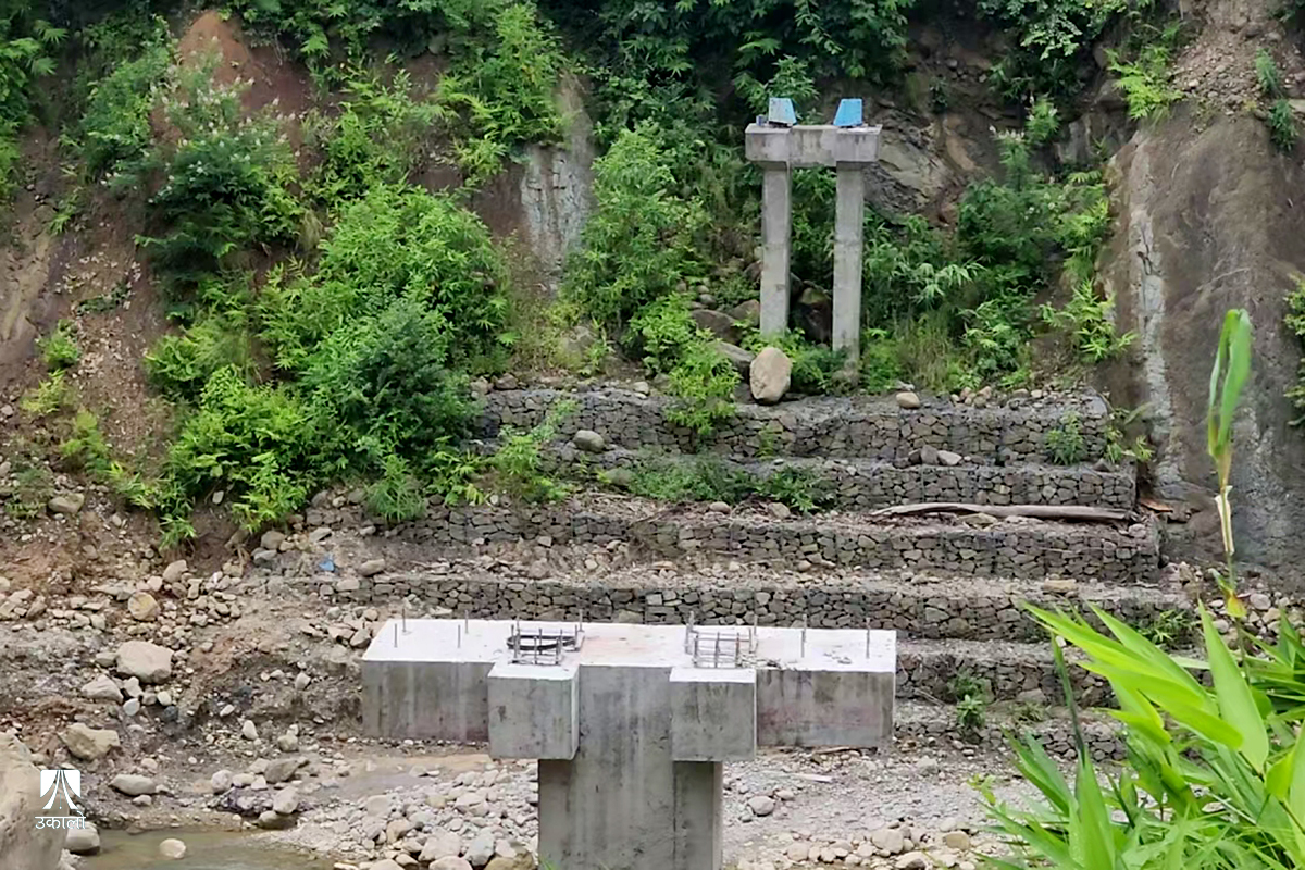 अलपत्र परेको २ नम्बर ट्रस्ट ब्रिज। तस्वीर : दिपा/उकालो