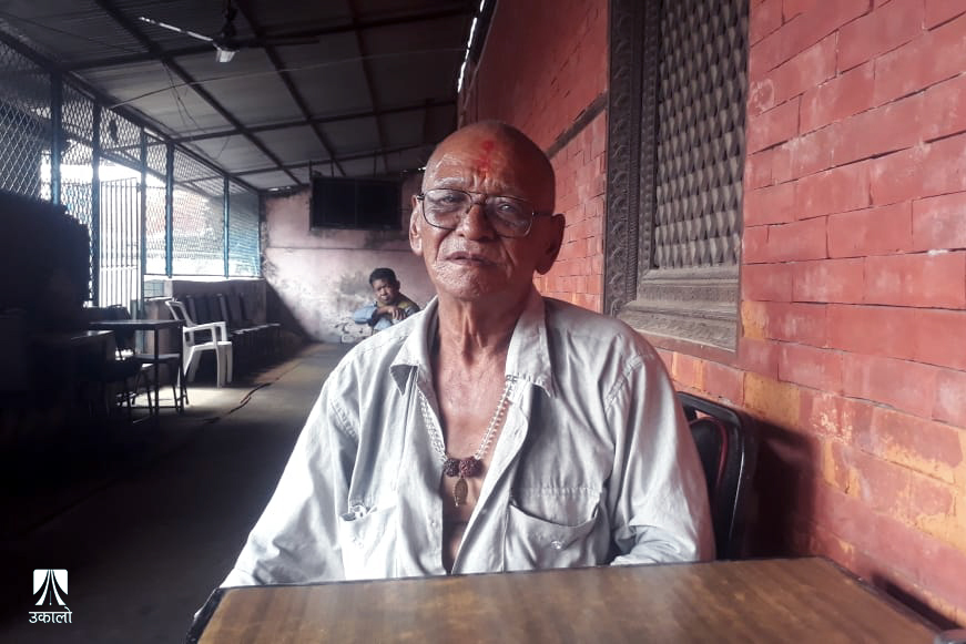 दशैँ मनाउन वृद्धाश्रमबाट आफन्तको बाटो कुरिरहेका मंगलदास