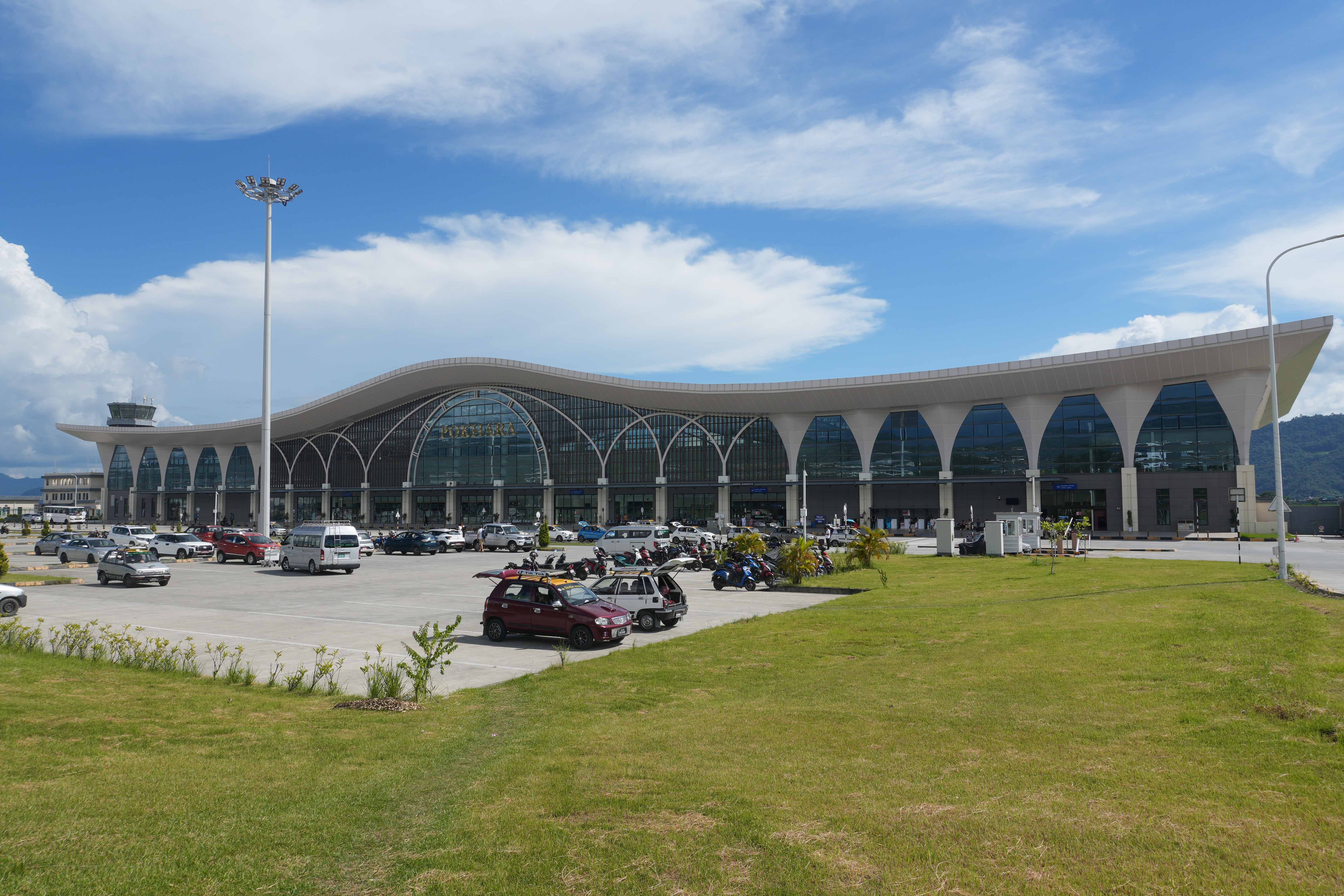 आन्तरिक उडानमा सीमित पोखरा विमानस्थल [तस्वीरहरू]