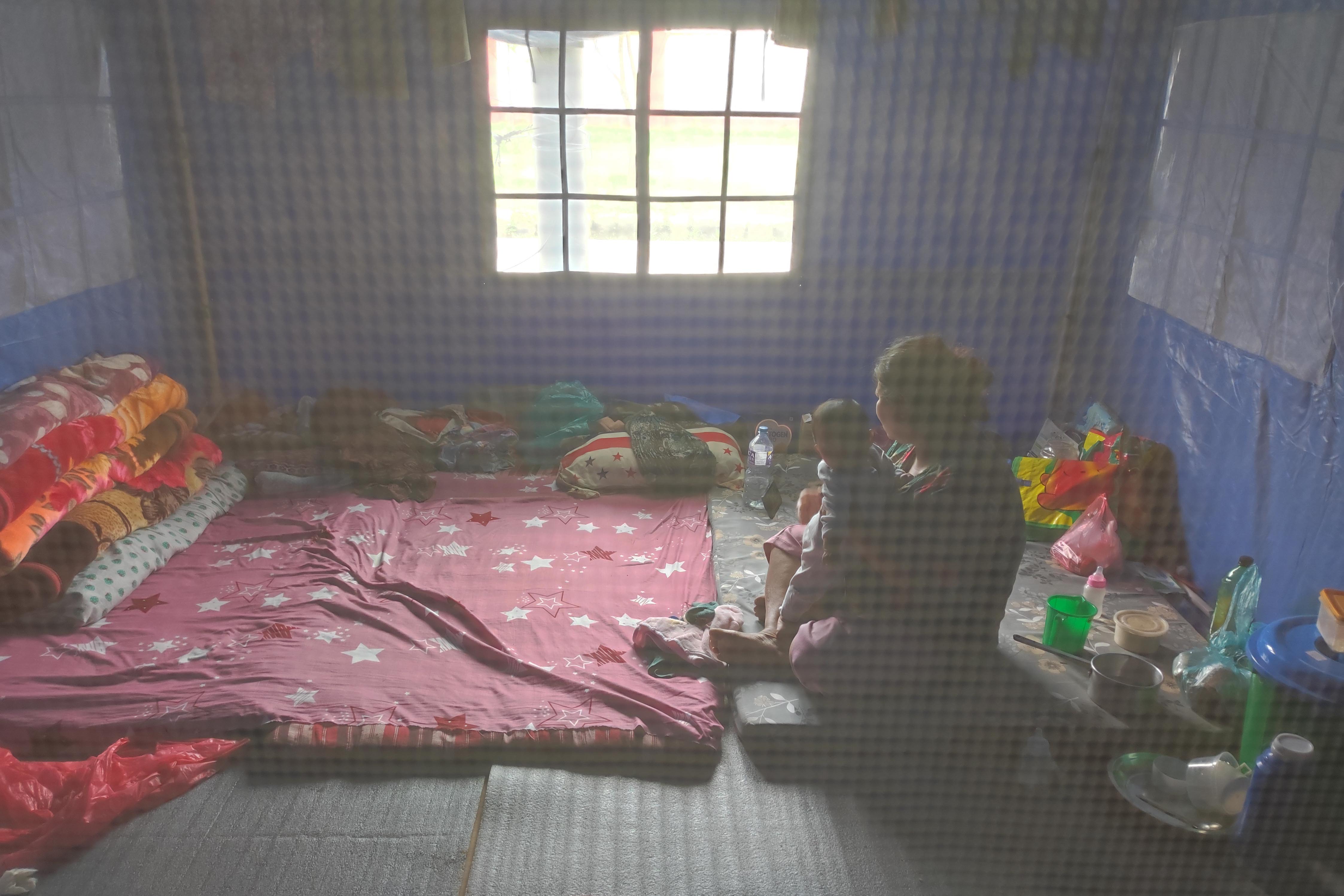 होल्डिङ सेन्टरमा बस्नेहरूलाई बालबालिकाको शिक्षा र रोजगारीको चिन्ता
