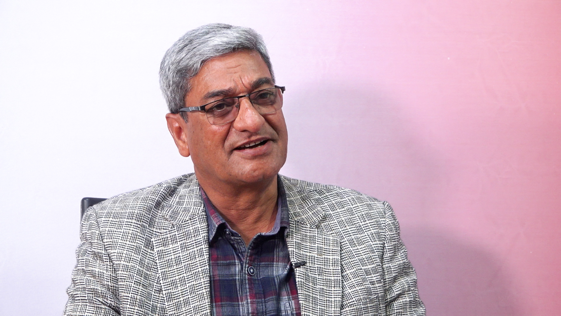 गृहमन्त्री लेखकले दिए राजीनामा