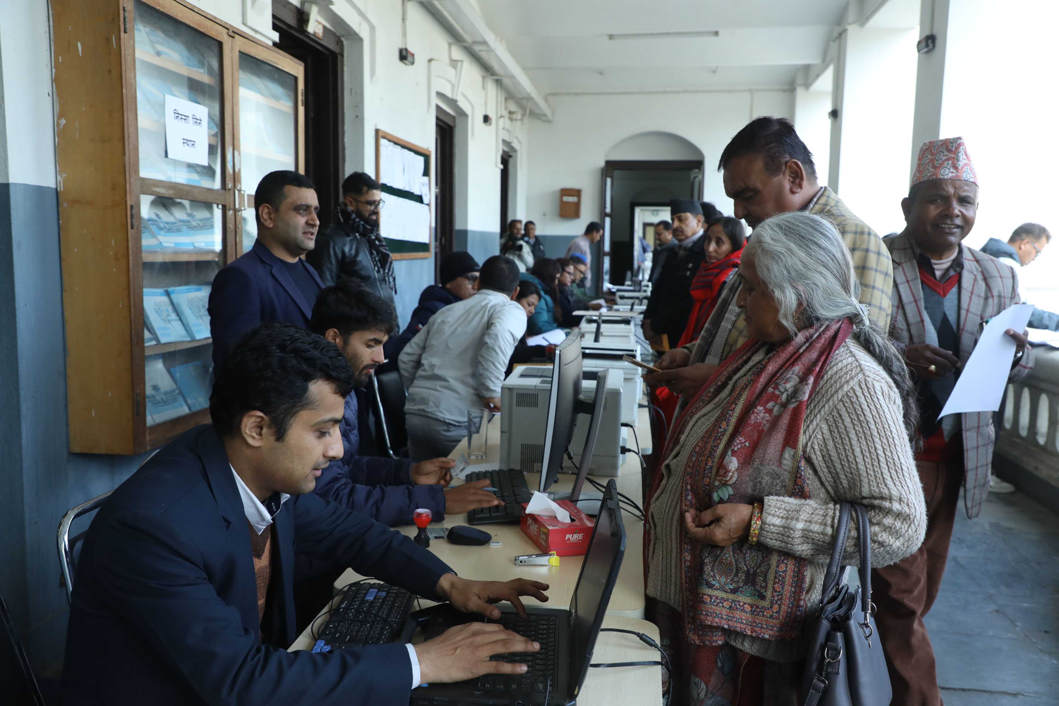 समानुपातिकतर्फको बन्दसूची बुझाउन निर्वाचन आयोगमा दलहरूको घुइँचो