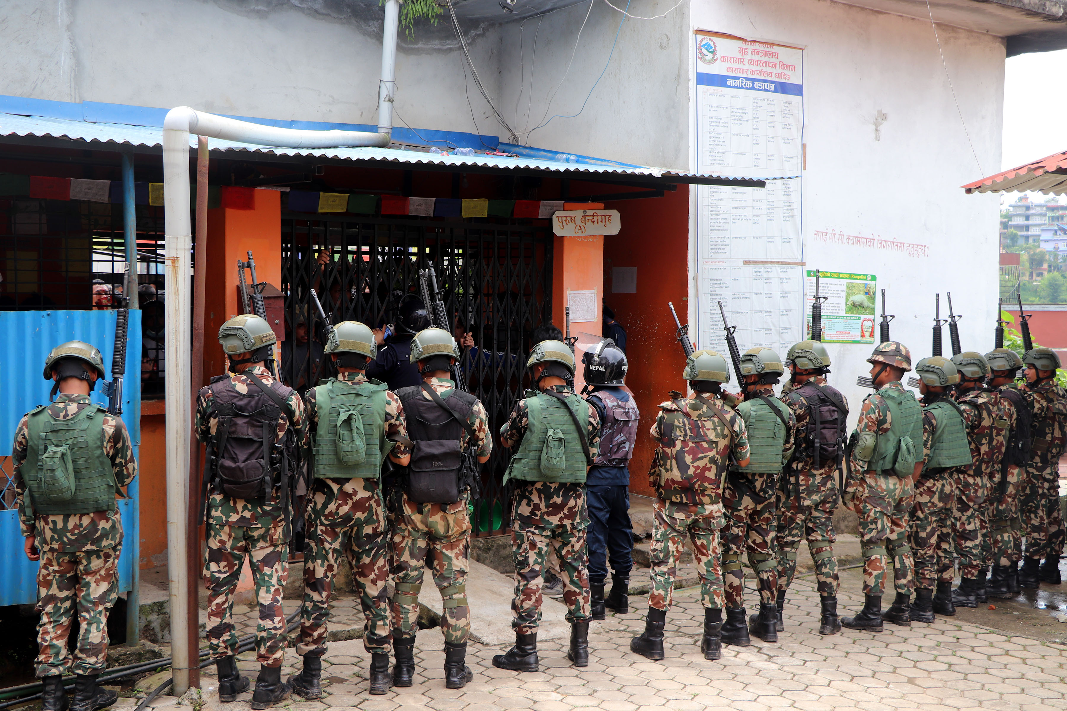 धादिङ कारागारमा सेनाको गोली लागेर १ कैदीको मृत्यु, ७ घाइते