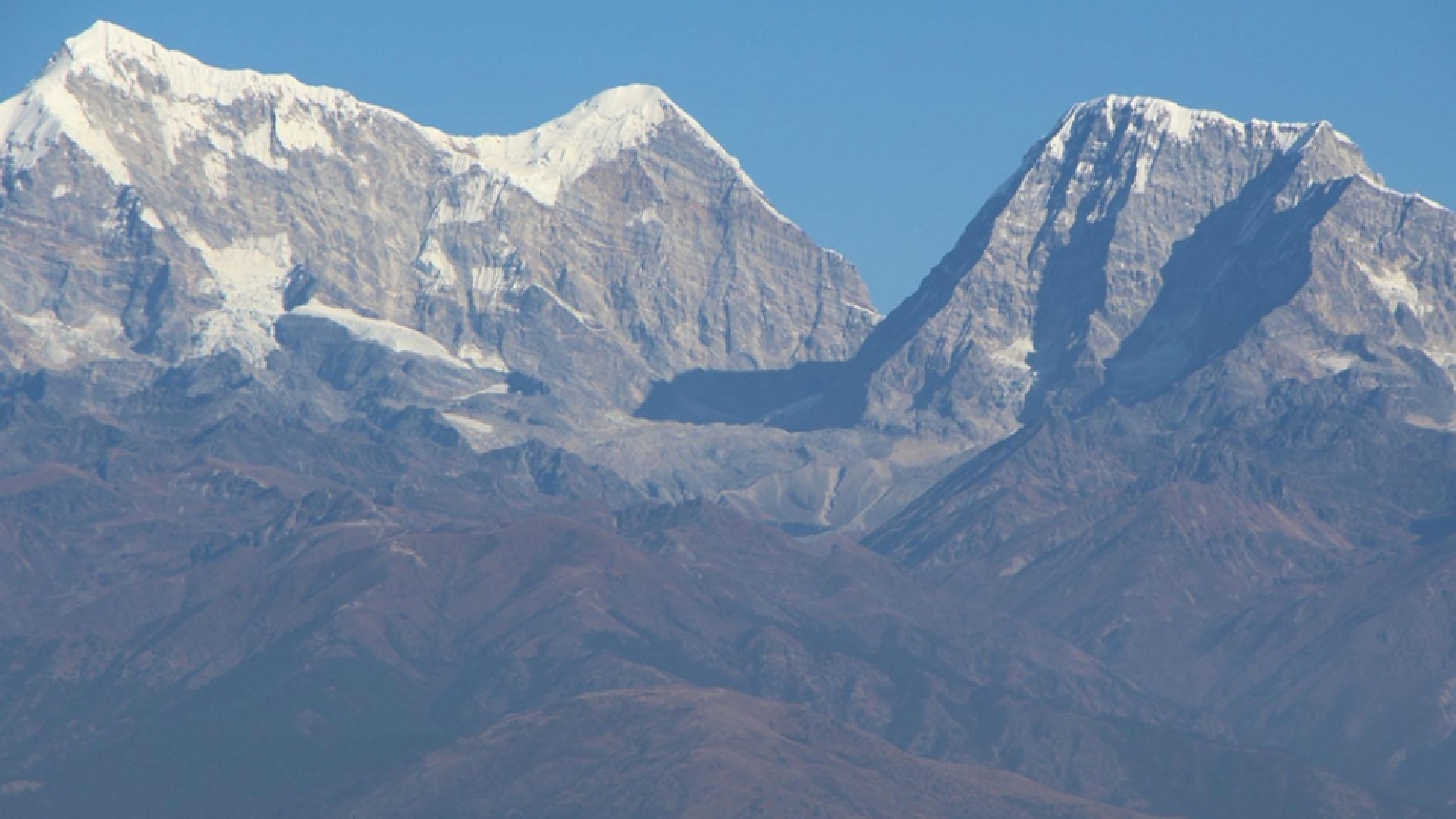 सोलुमा तापक्रम बढ्दा हिउँले ढाकेका भाग घट्दै