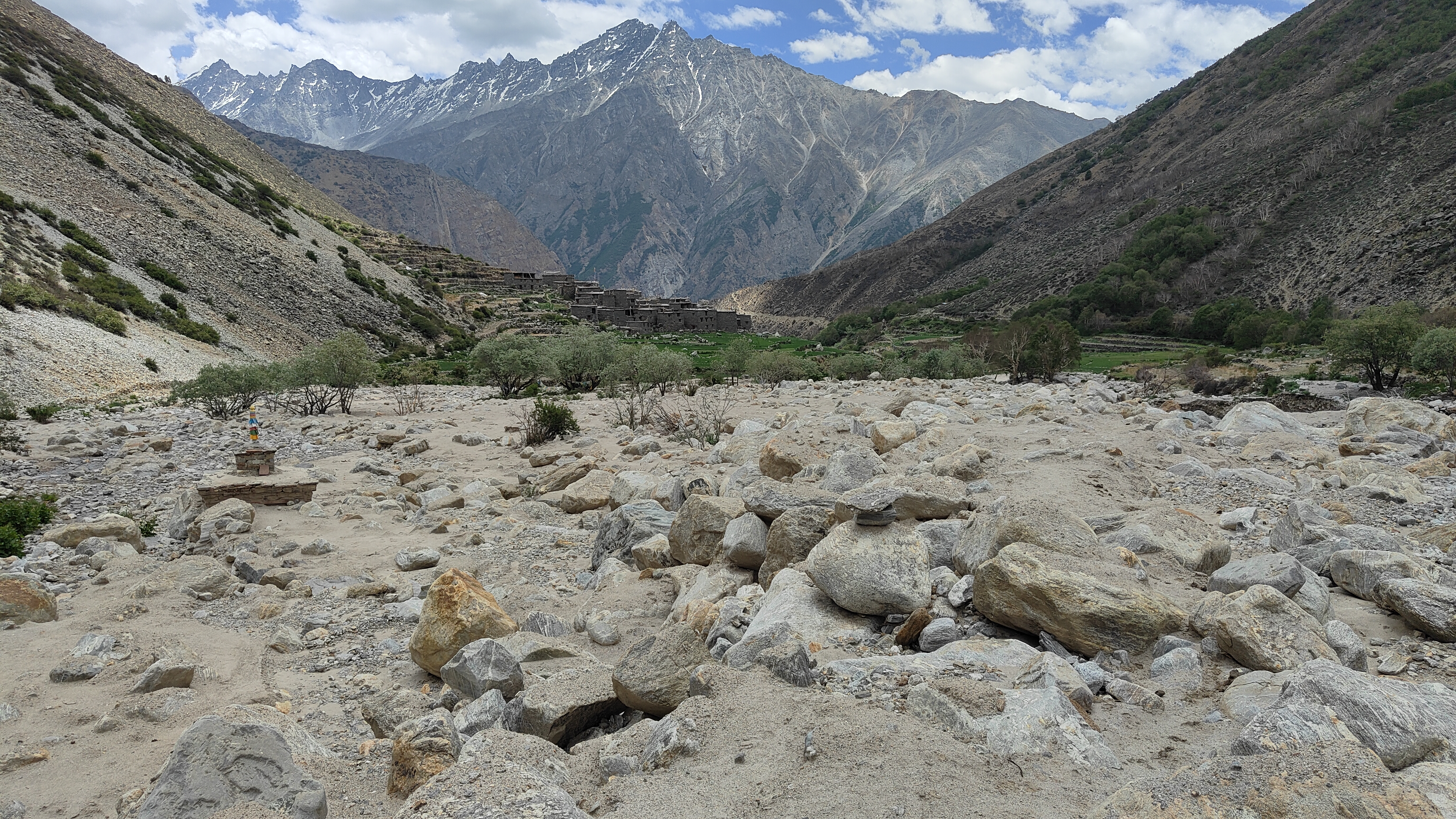जलवायु संकटः १५ वर्षमा आधा घट्यो लिमी उपत्यकाको जनसंख्या