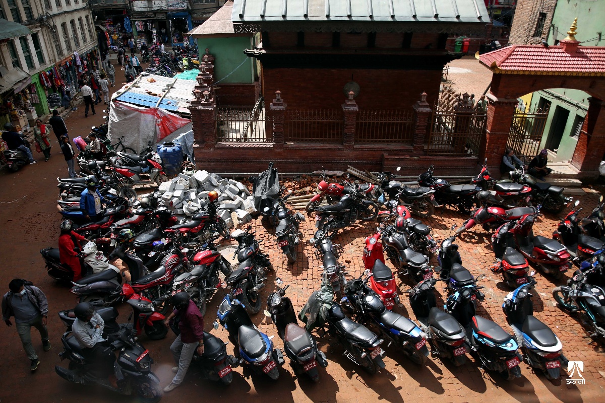 महाबौद्ध क्षेत्र अव्यवस्थित पार्किङले अस्तव्यस्त (तस्वीरहरू)