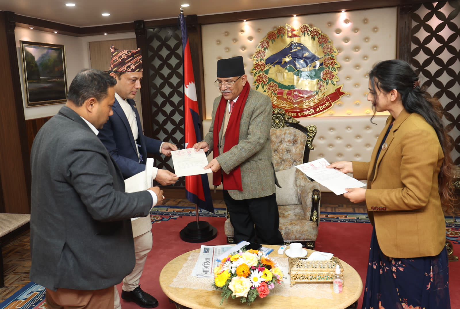 रास्वपाका मन्त्रीहरूले प्रधानमन्त्रीसमक्ष बुझाए राजीनामा