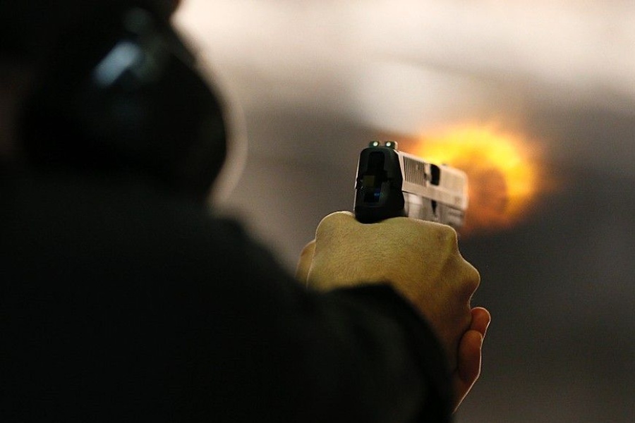 मतपेटिका खोसाखोस हुनथालेपछि सिरहामा गोली चल्यो