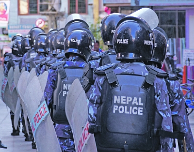 धनुषाको औरहीमा स्थानीय र सुरक्षाकर्मीबीच झडप, ३ प्रहरी घाइते