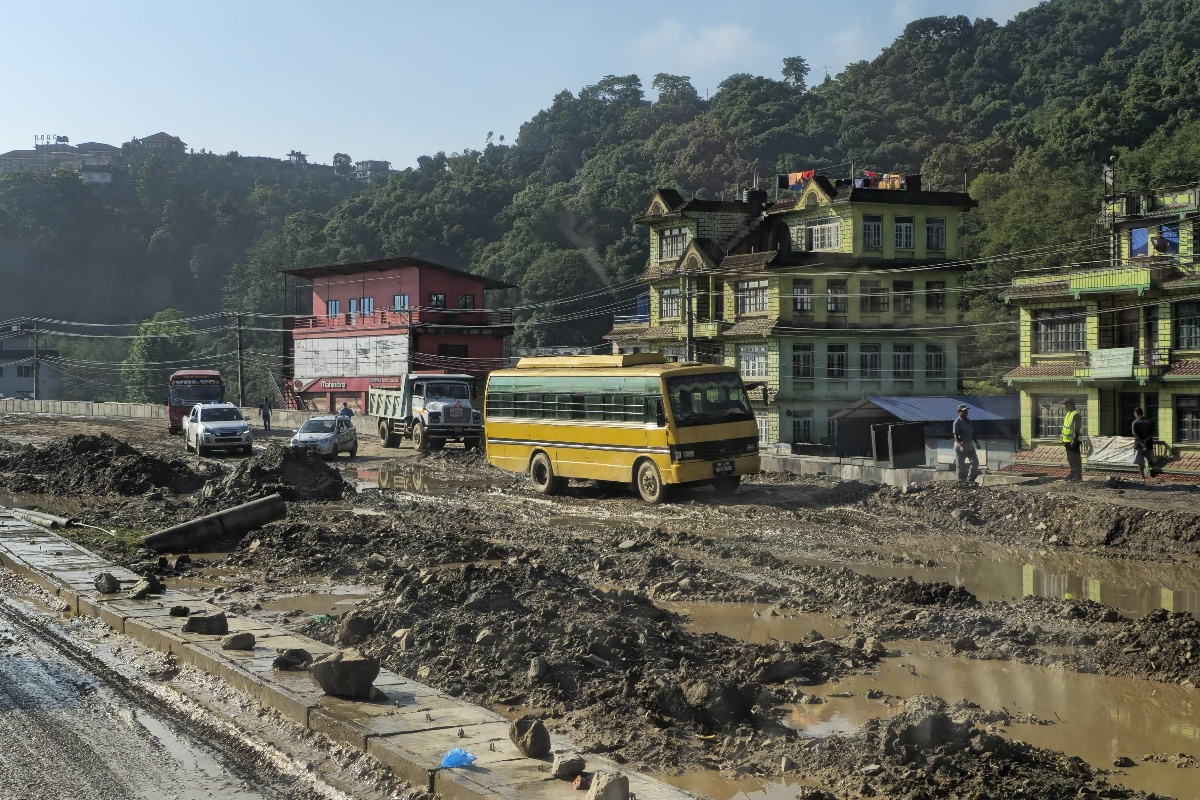 साँगा–धुलिखेल सडक हिलाम्मे [तस्वीरहरू]