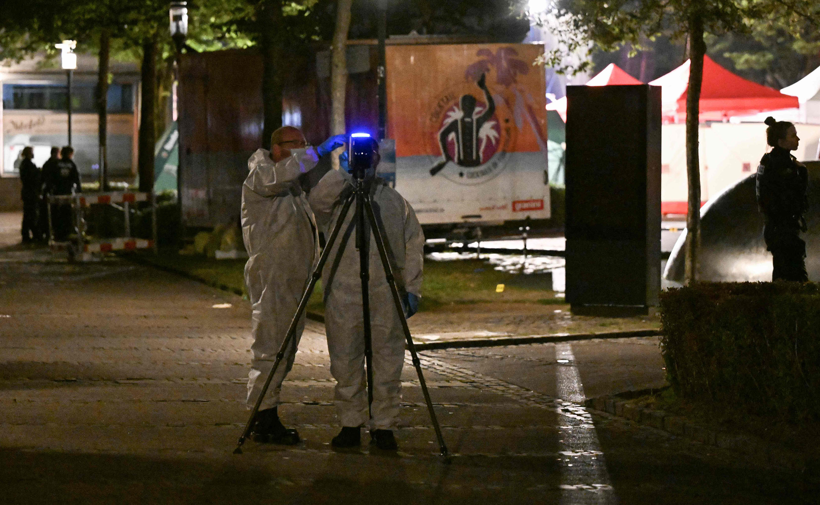 महोत्सवमा चक्कु प्रहार गरी ३ जनाको हत्या गर्ने आक्रमणकारी खोज्दै जर्मन प्रहरी