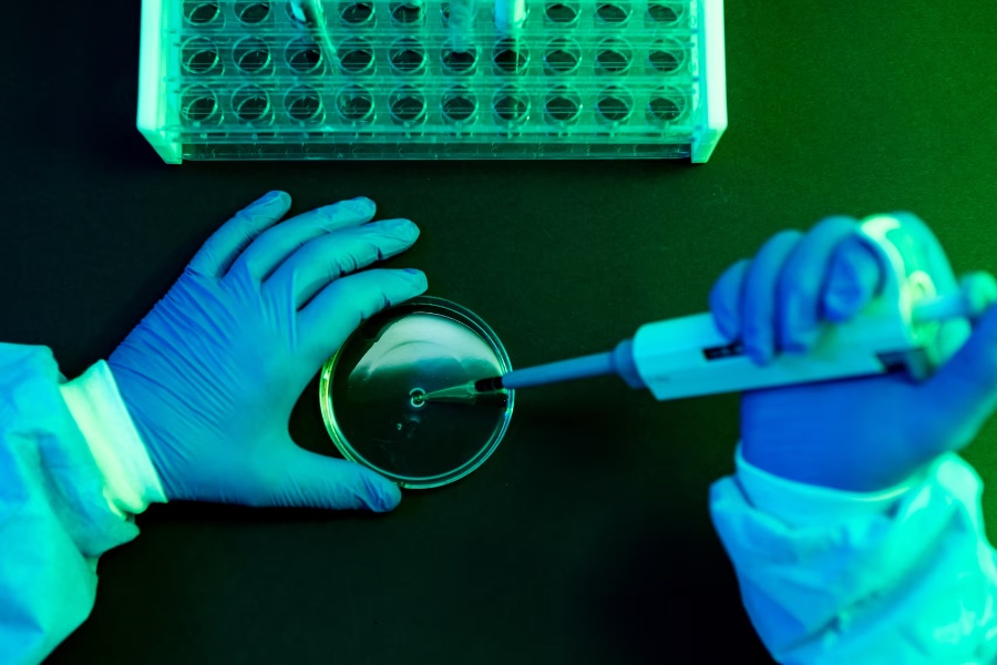 लक्षण देखिनुभन्दा वर्षौं अगाडि नै शरीरमा क्यान्सरको संकेत देखिन सक्छः अनुसन्धान