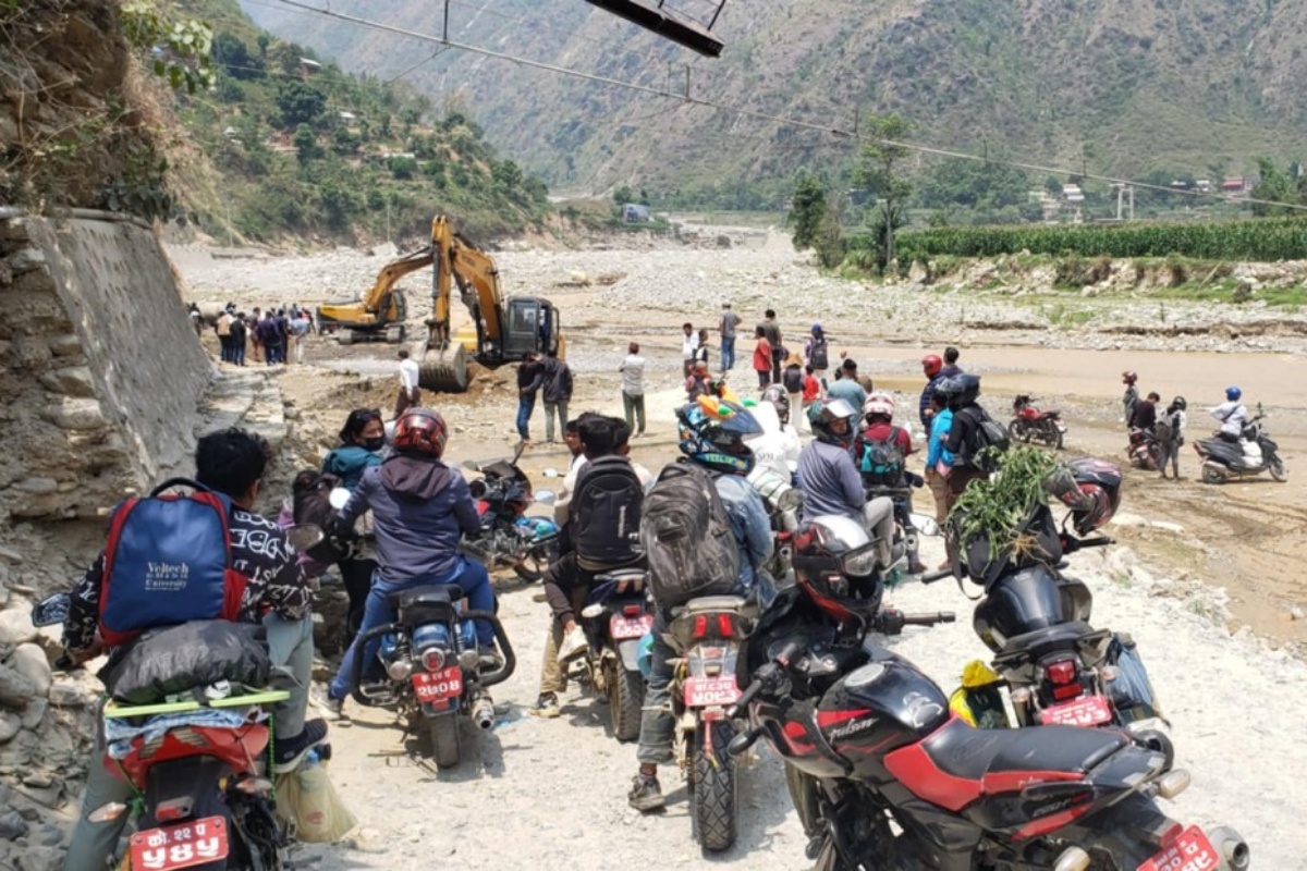 रोशी खोलाले बगाएको बीपी राजमार्ग सञ्चालनमा