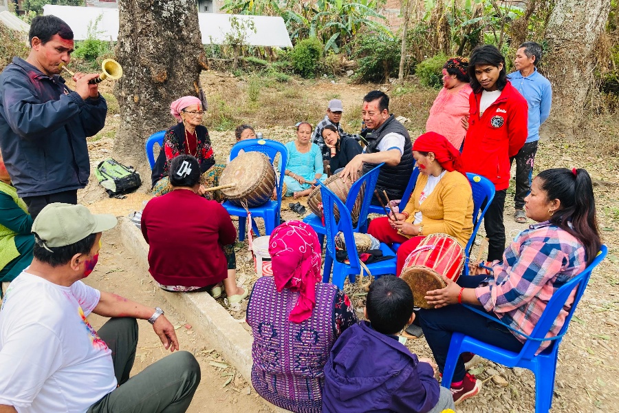 नौमती बाजा बजाउन तालिम लिँदै बागलुङका महिलाहरू
