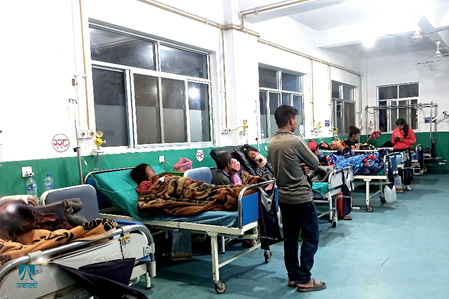 ‘बिरामी हेर्न नेता मात्र आउँछन्, डाक्टर आउँदैनन्’