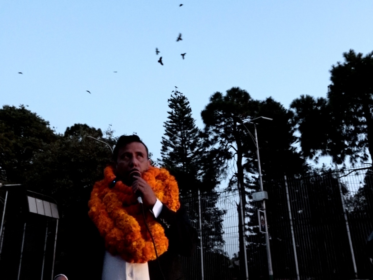 काग तिहारका अवसरमा नारायणहिटी गेटअघि ‘काग सम्मेलन’