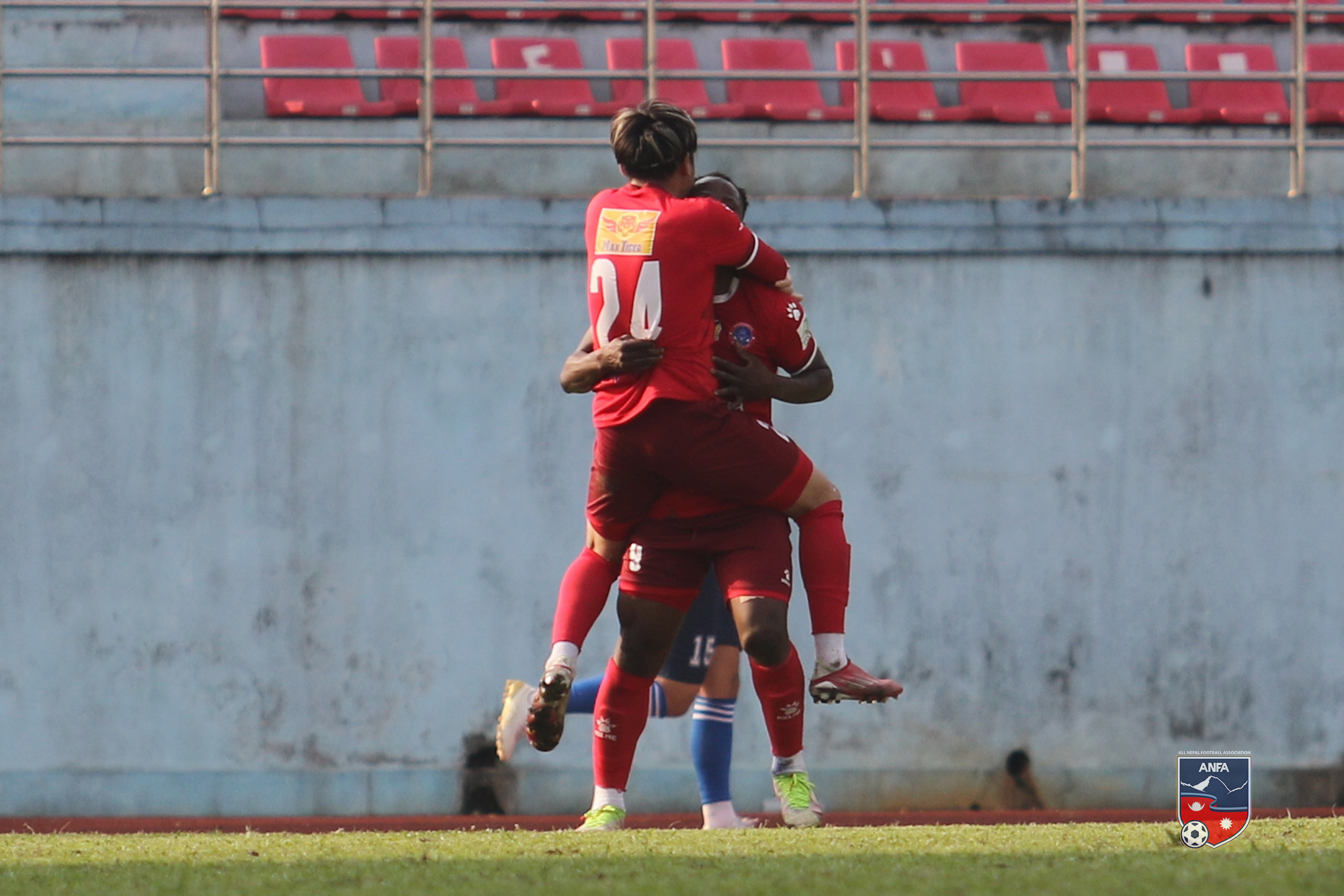 मछिन्द्र शीर्ष स्थानमा उक्लिन सकेन, मनाङ पनि संकटासँग रोकियो