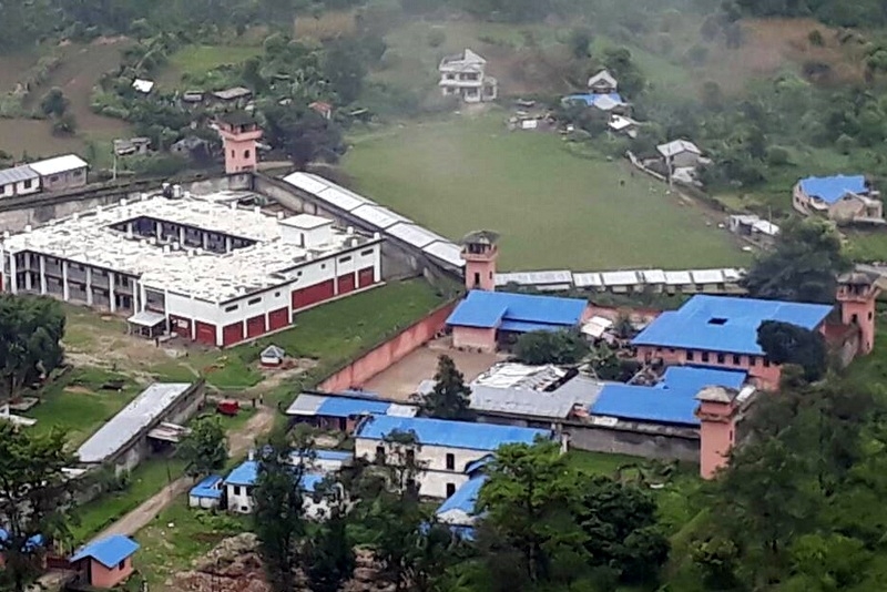 कारागारभित्रै सीप सिकेर आयआर्जन गर्दै कैदी–बन्दी