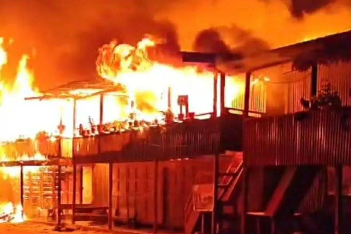 ताप्लेजुङको मिक्वाखोलामा आगलागी, ४ घर जले