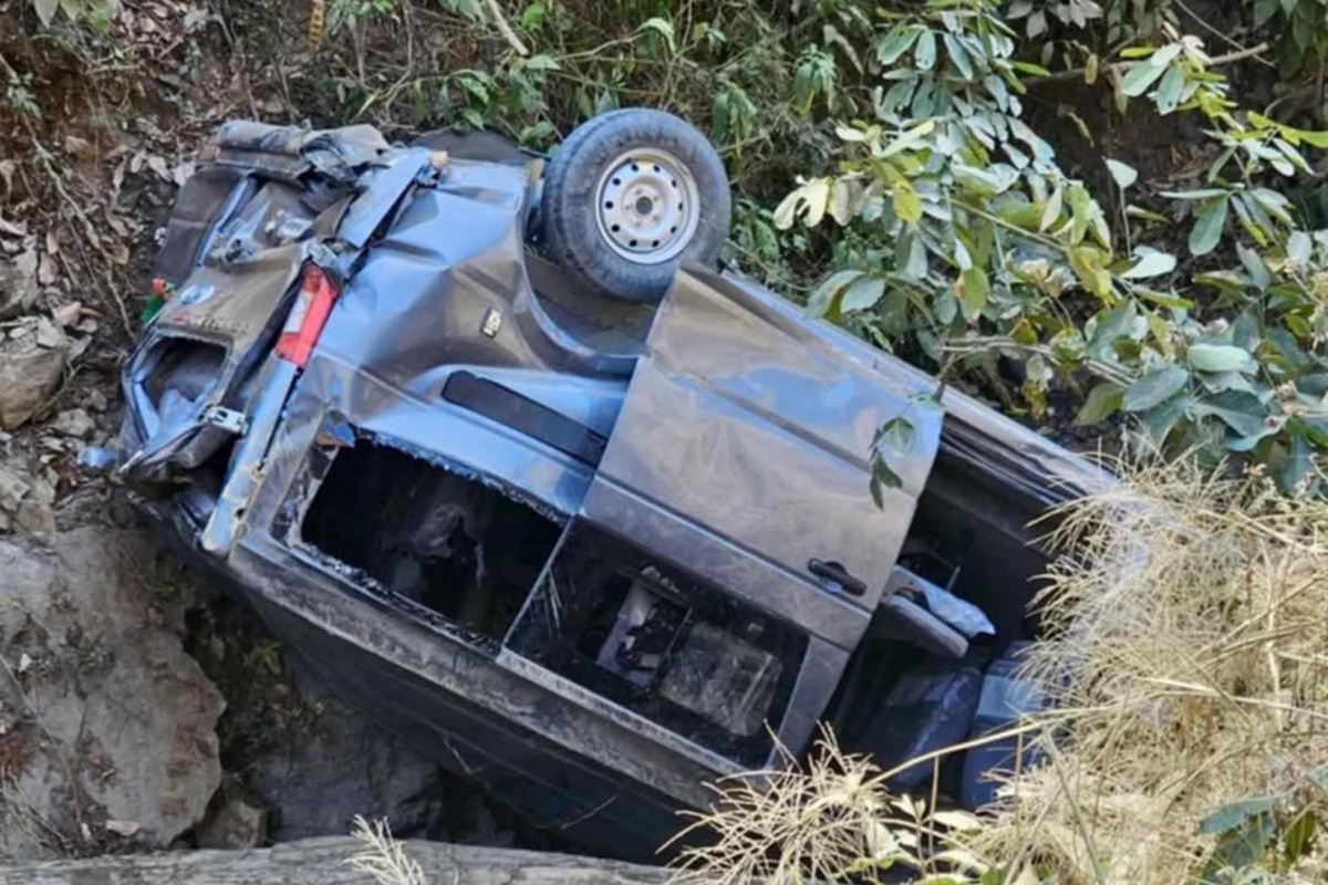 गोरखामा माइक्रोबस दुर्घटना हुँदा १ जनाको मृत्यु, १४ घाइते