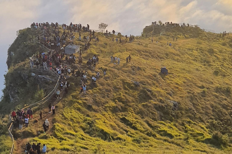 सूर्योदयको आनन्द लिन मानुङकोट जाने कि?