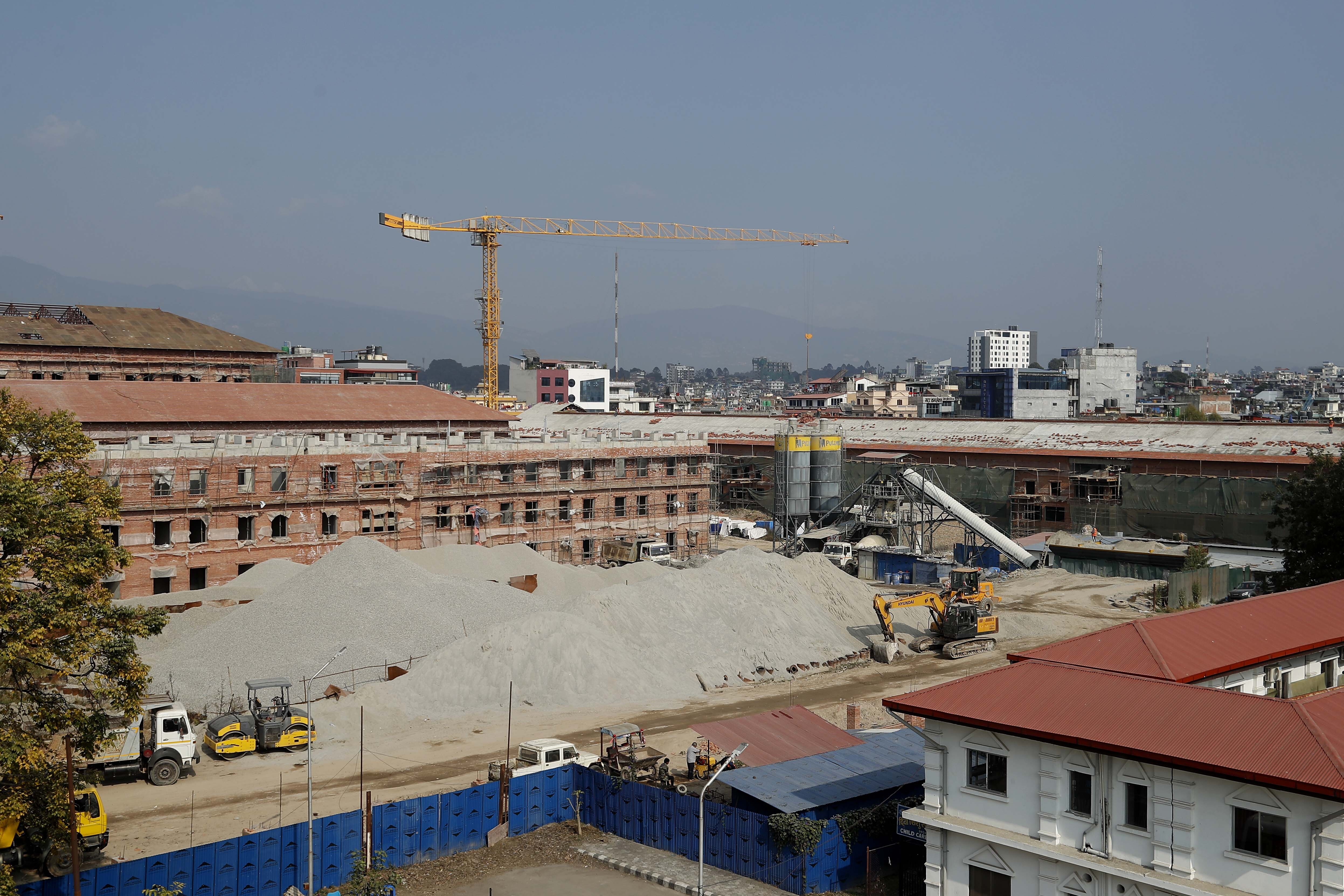 नयाँ सांसद्हरूलाई स्वागत गर्न सिंहदरबारमा तयार हुँदै ९ अर्ब ६० करोडको भवन