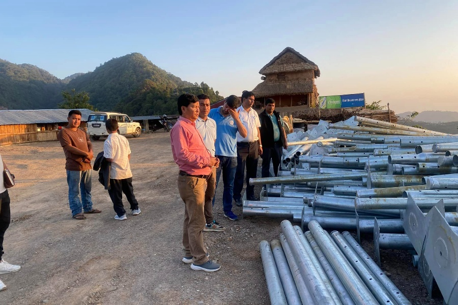 चितवनका हात्तीवाङ र हपनी अझै विद्युत्‌विहीन, टुकीमा भरमा स्थानीय