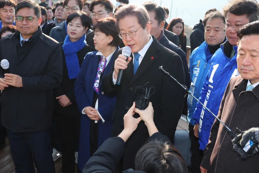 दक्षिण कोरियामा विपक्षी दलका नेतामाथि आक्रमण