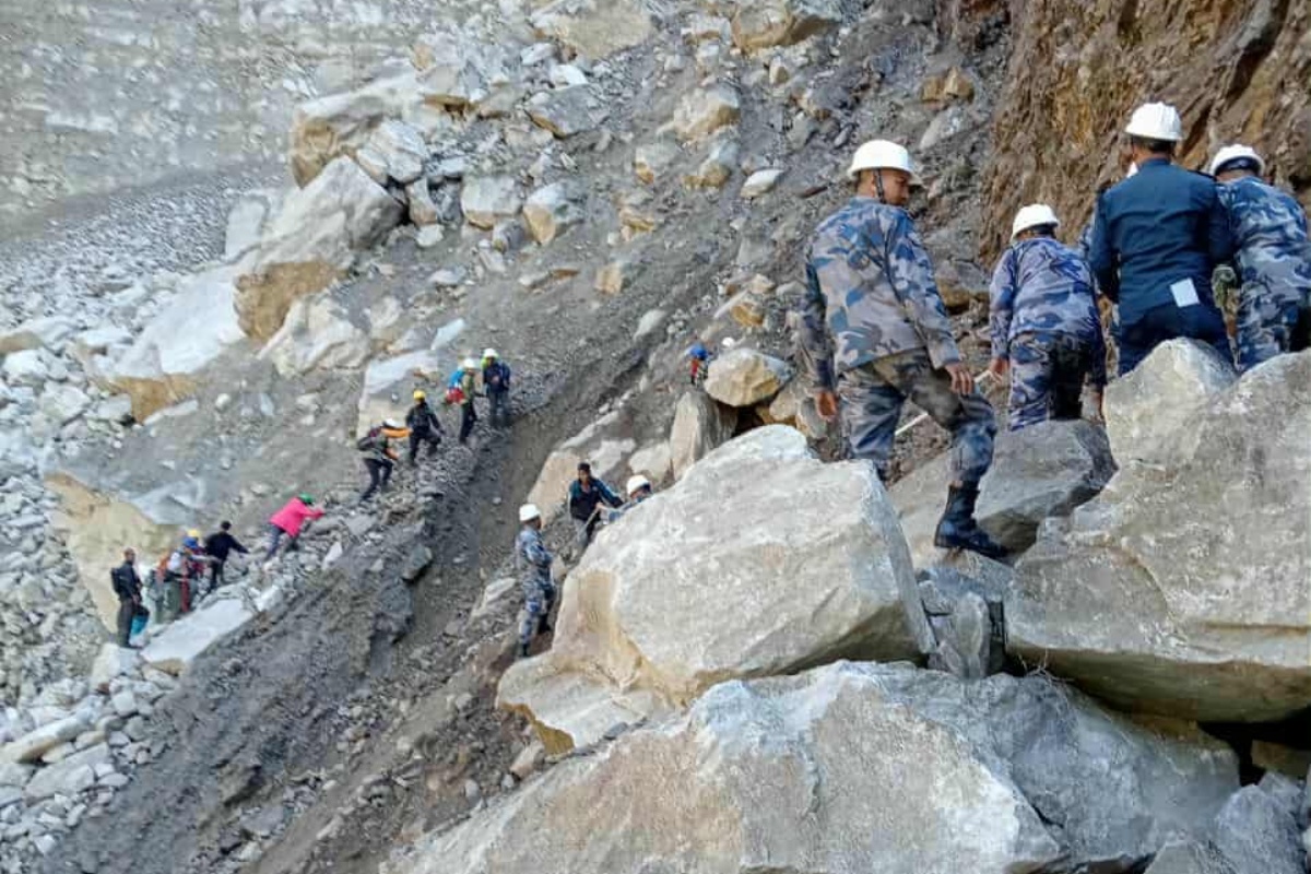 दोलखामा अलपत्र परेका चार पर्यटकको उद्धार