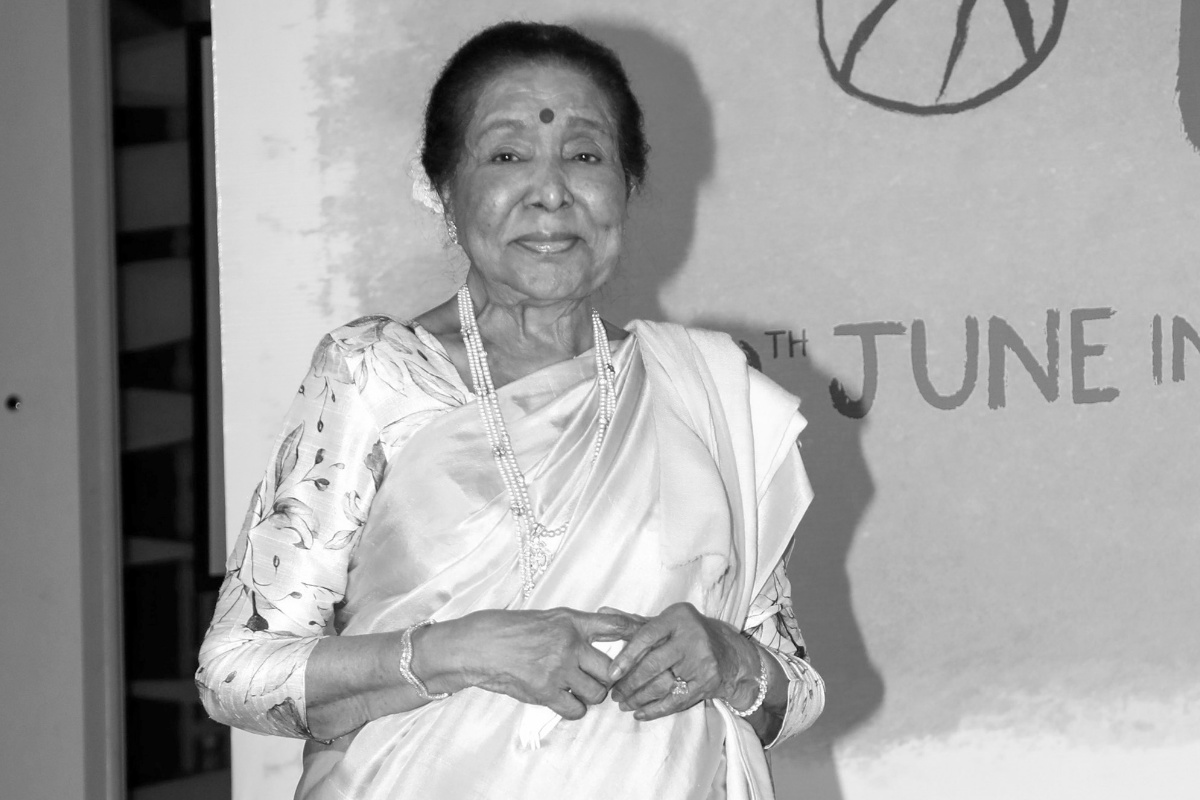 भारतीय गायिका आशा भोसलेको ९२ वर्षको उमेरमा निधन