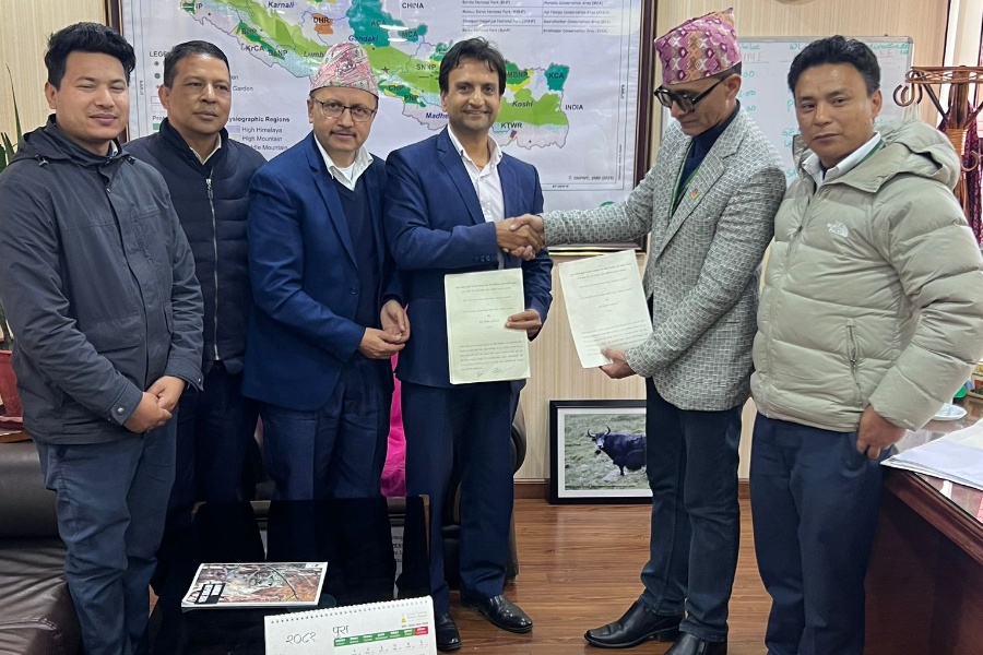 दोधारा चाँदनीमा सुक्खा बन्दरगाह बनाउन रुख कटानको सम्झौता