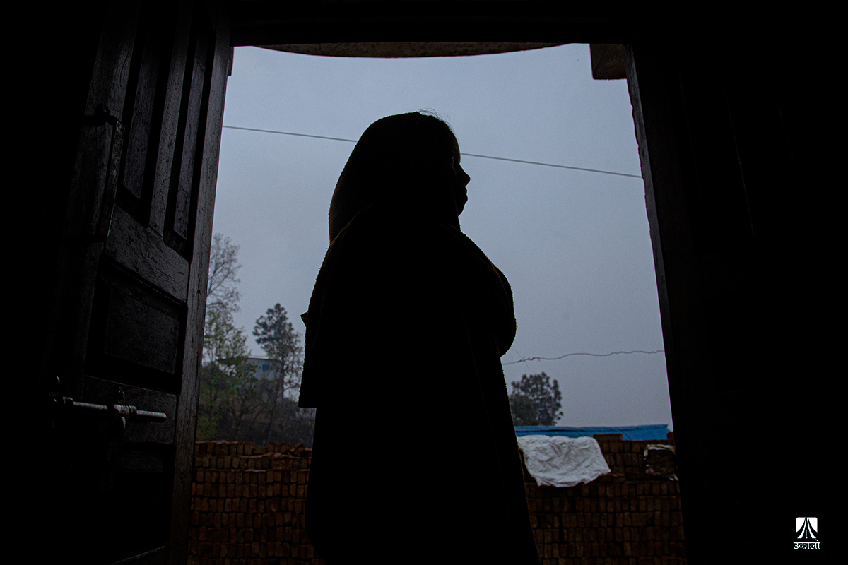 जब विद्यालय गएका बालिका आफ्नै शिक्षकबाट असुरक्षित हुन्छन्