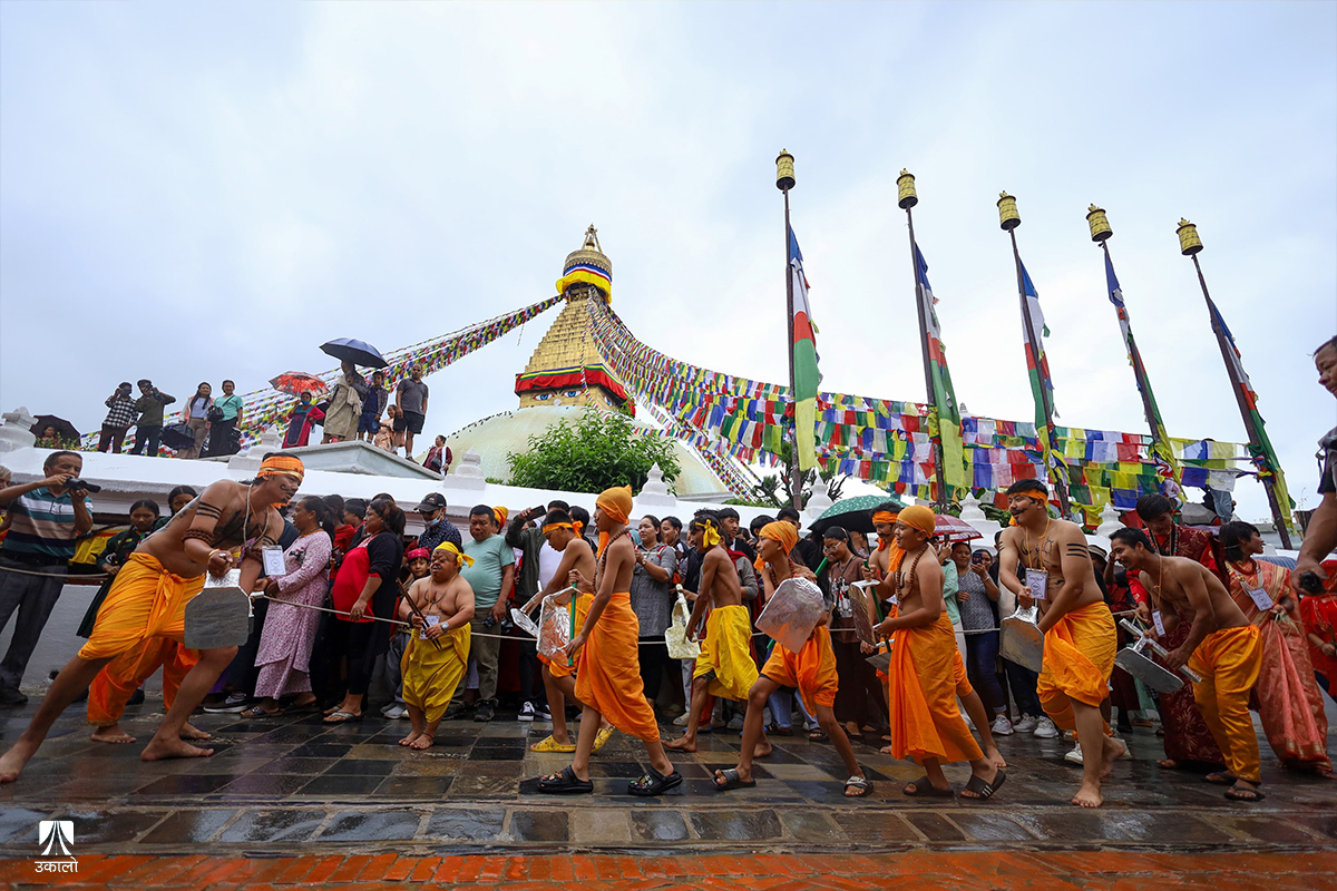 बाैद्धमा यसरी मनाइयो रोपाइँजात्रा (तस्वीरहरू)