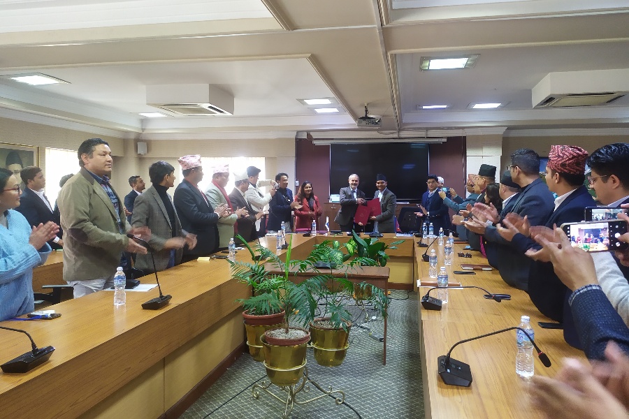 एडीबीसँग ऋण र अनुदान सम्झौता