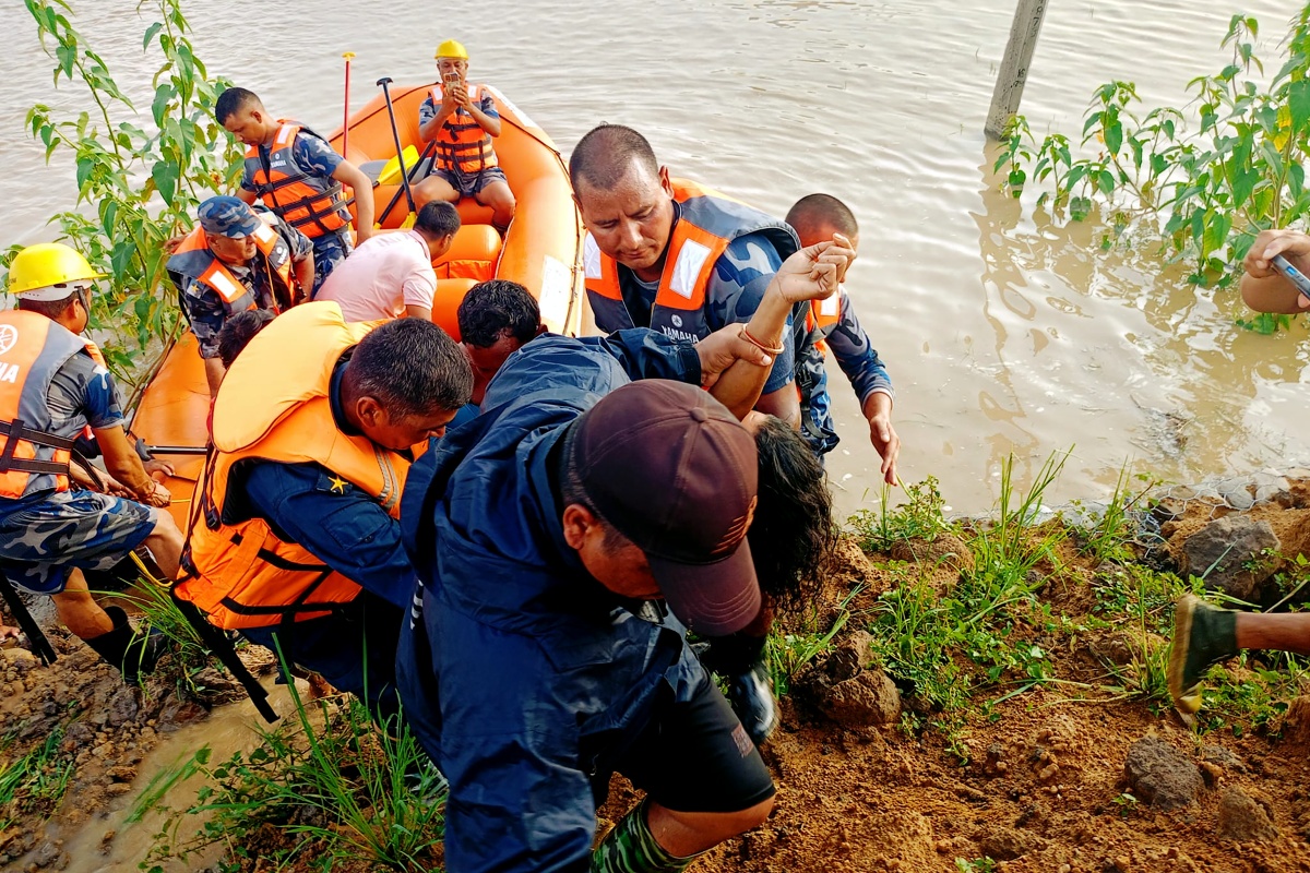 कैलालीका २४ घर डुबानमा, १० जनालाई स्थानान्तरण