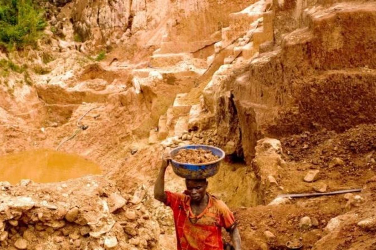 मालीमा सुनखानी भत्किँदा ४८ जनाको मृत्यु