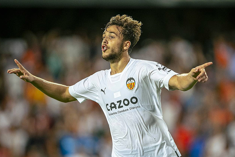 भ्यालेन्सियाका मिडफिल्डर गोन्जालेज घाइते