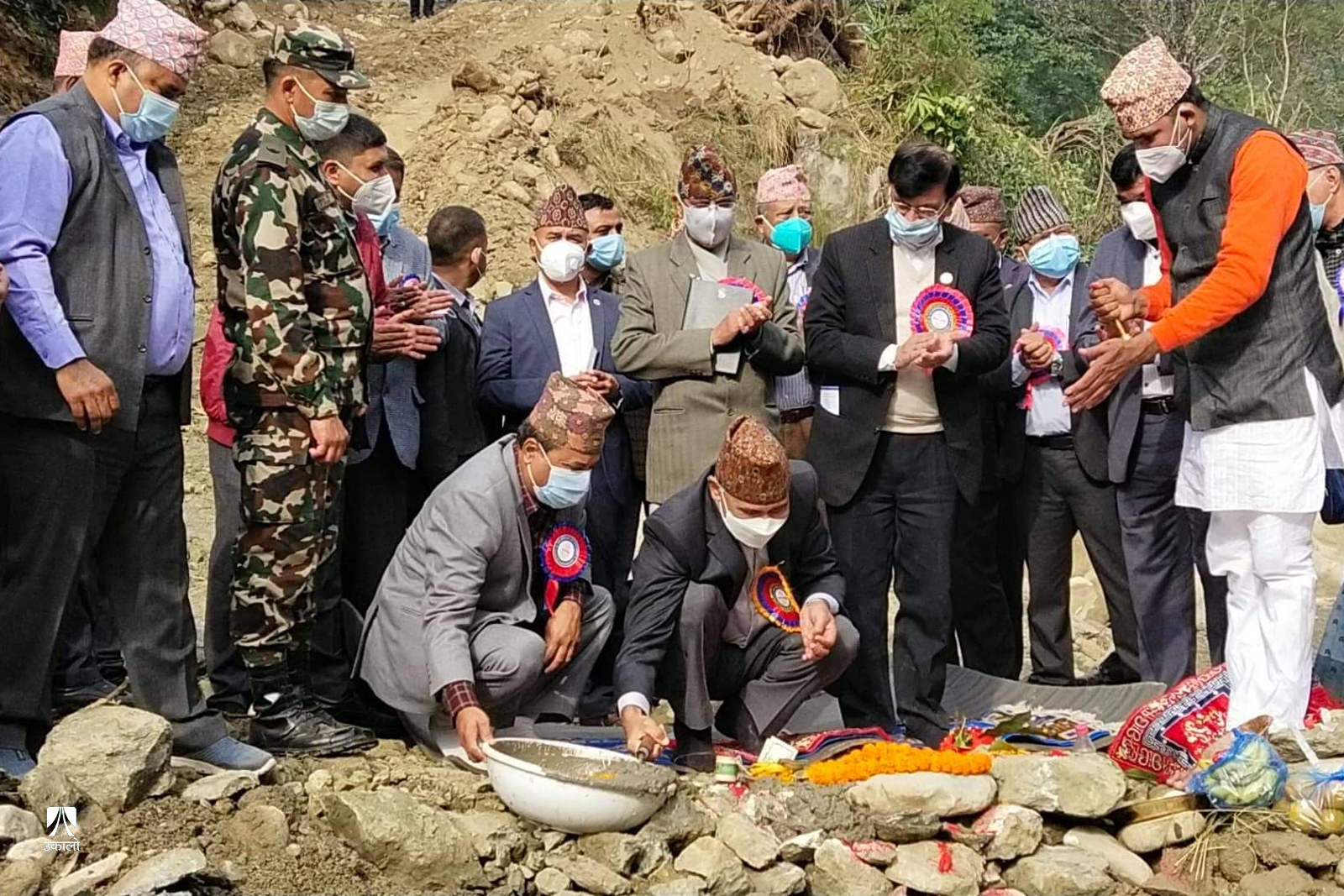 अर्थमन्त्रीका रूपमा २०७७ मंसिर ११ गते विष्णु पौडेलले झुम्सा खोला ड्यामको शिलान्यास गरेका थिए। तस्वीर : खानेपानी संस्थान।