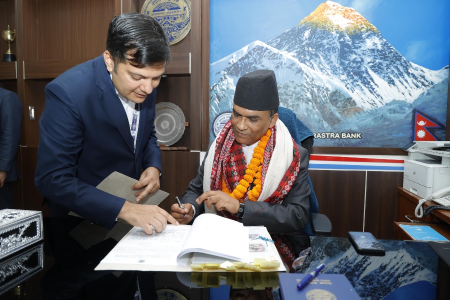 गभर्नर पौडेलले गरे पदभार ग्रहण