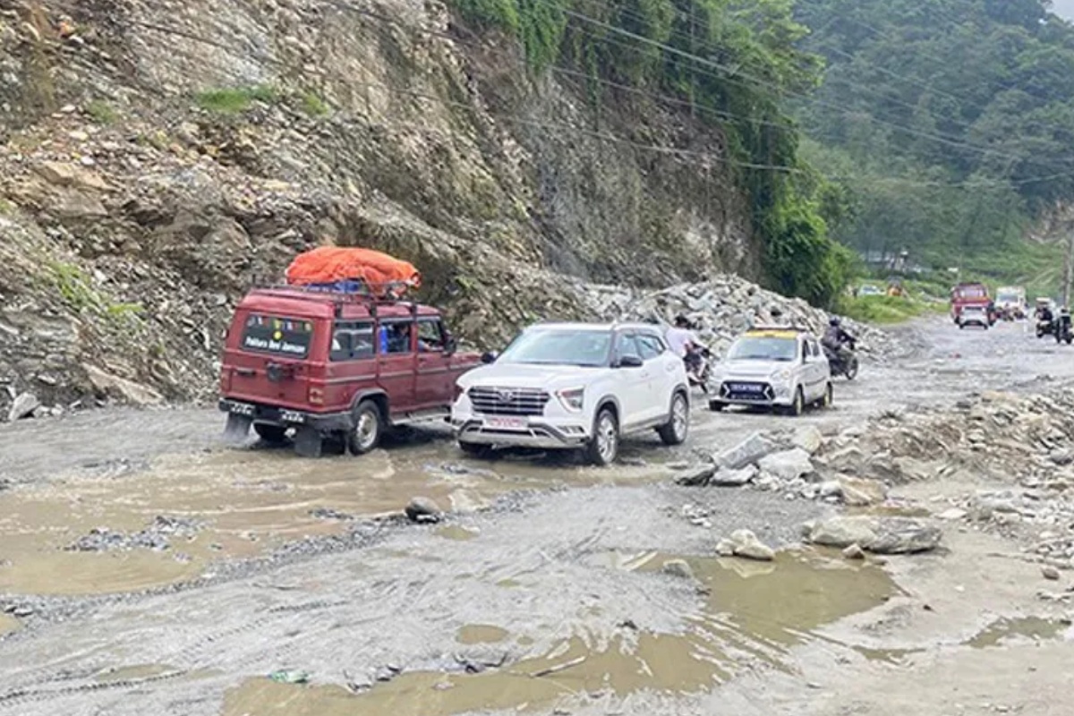 काठमाडौँ–कुलेखानी–फाखेल–हुमाने सडक स्तरोन्नतिका लागि बन्द